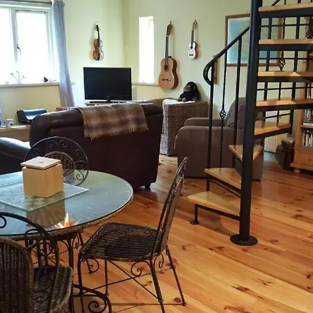 Driftwood Country سكيبيرين